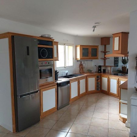 Beautiful Villa With A Stunning View Roujan المظهر الخارجي الصورة