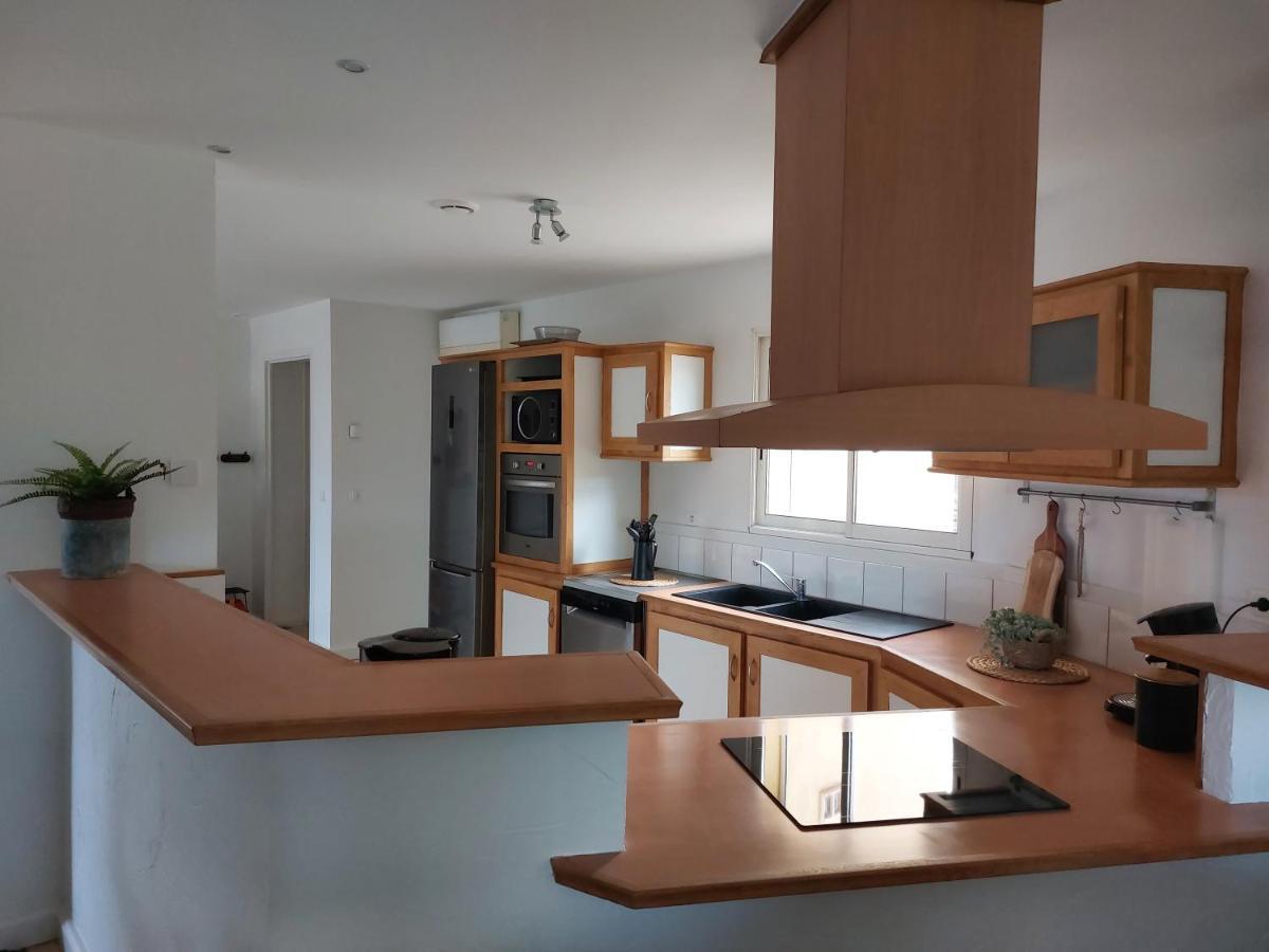 Beautiful Villa With A Stunning View Roujan المظهر الخارجي الصورة
